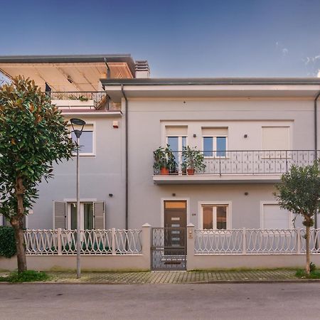 Casa Vacanze Da Antonio Ristrutturata Luglio 2023 Viareggio Exterior foto
